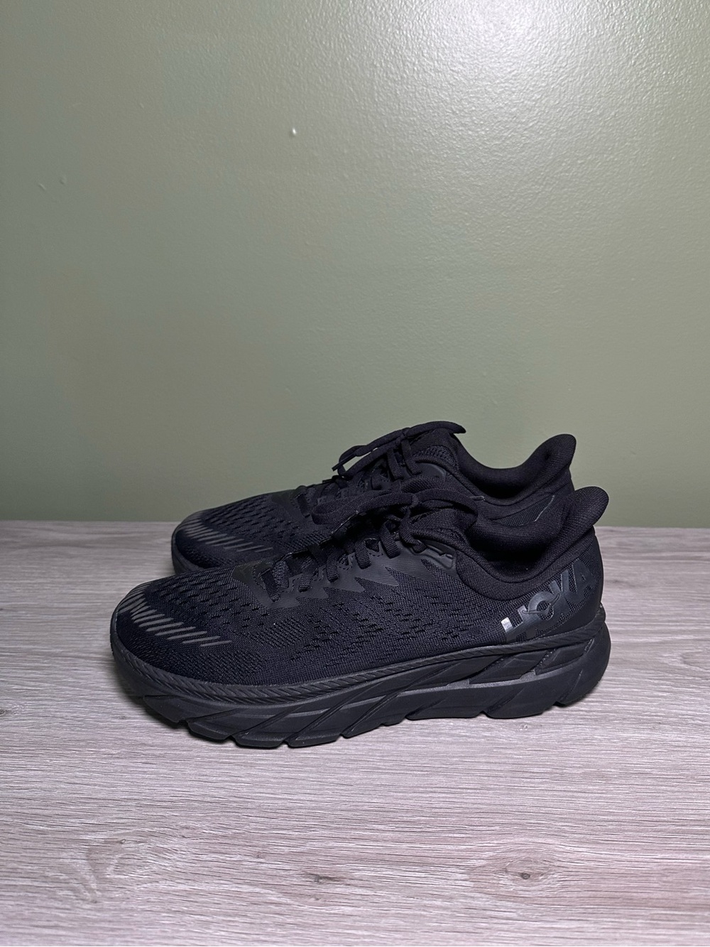 Hoka One One Clifton 7 Running Shoes Triple Black Men's Size 9.5 M